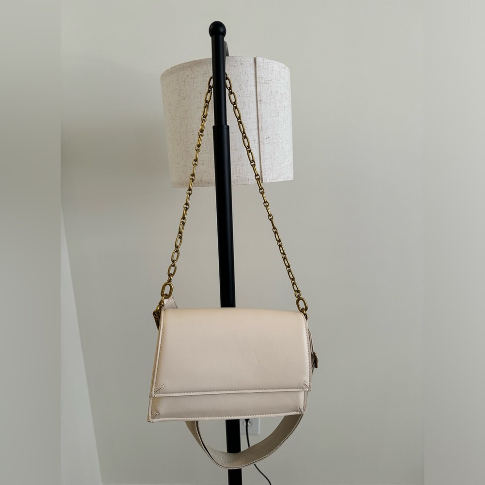 Creamy Withe Square Bag . Adjustable Chain And/Or… - image 1